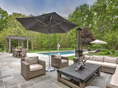 Posh Five Bedrooms Residence in The Hamptons Posh Five Bedrooms Residence in The Hamptons
